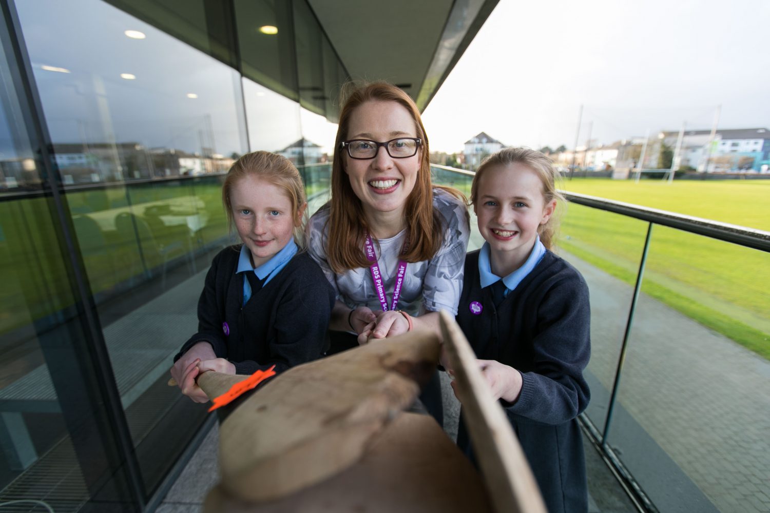 RDS Primary Science THUR 0138 Rena Buckley, All Ireland Cork camogie winner with Aoibhinn O Connor and Caitlynne Ryan McNamara from Herberstown NS, Herberstown, Co. Limerick at this years RDS Primary Science Fair Limerick which will see over 3000 primary school students from all over the country exhibit theirSTEM investigations at Mary Immaculate College. Between the three venues of Limerick, Dublin and Belfast there will be over 7000 participants in 2018. Photo: Oisin McHugh True Media